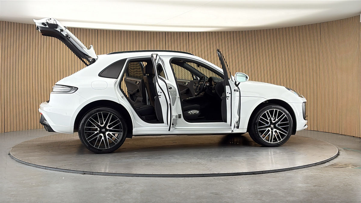 More views of Porsche Macan