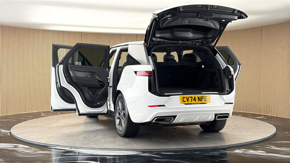 More views of Land Rover Range Rover Sport
