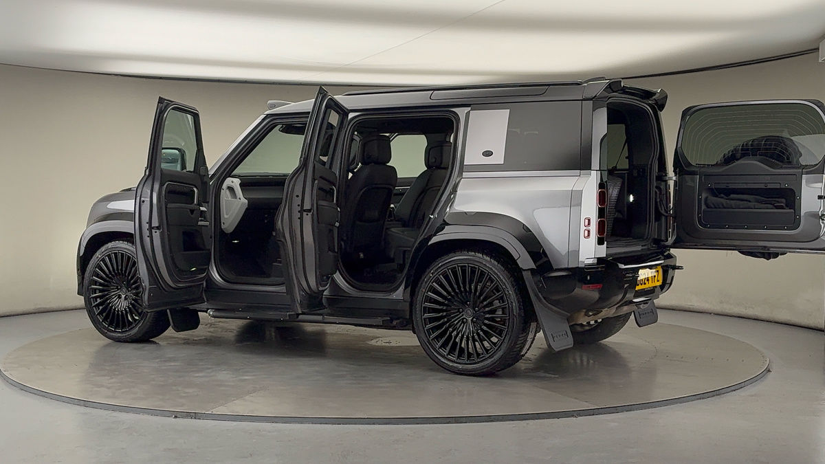 More views of Land Rover Defender 110