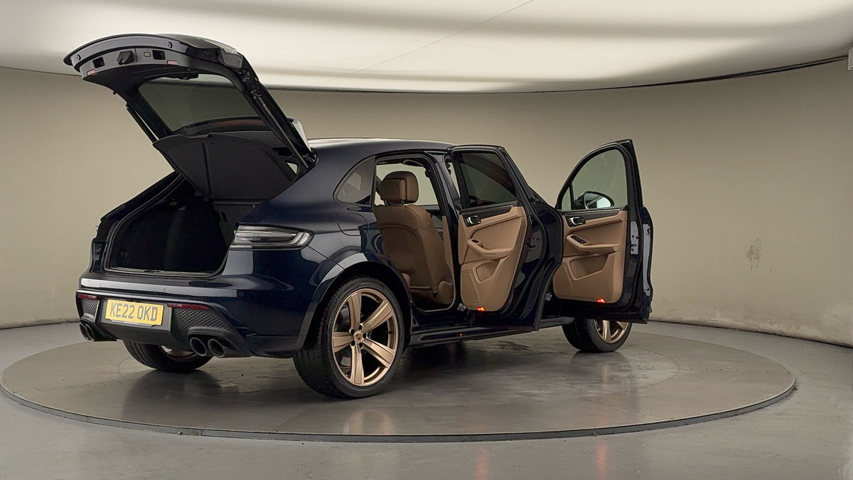 More views of Porsche Macan