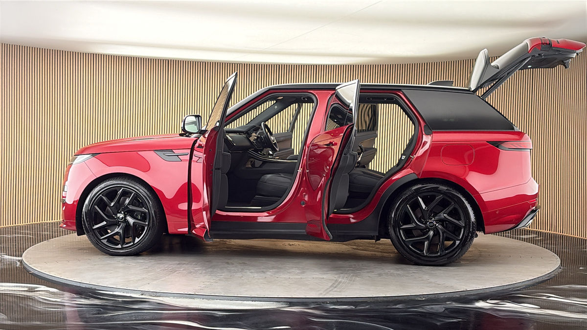 More views of Land Rover Range Rover Sport