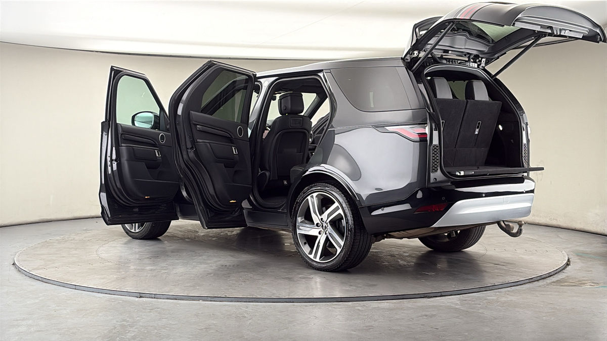 More views of Land Rover Discovery