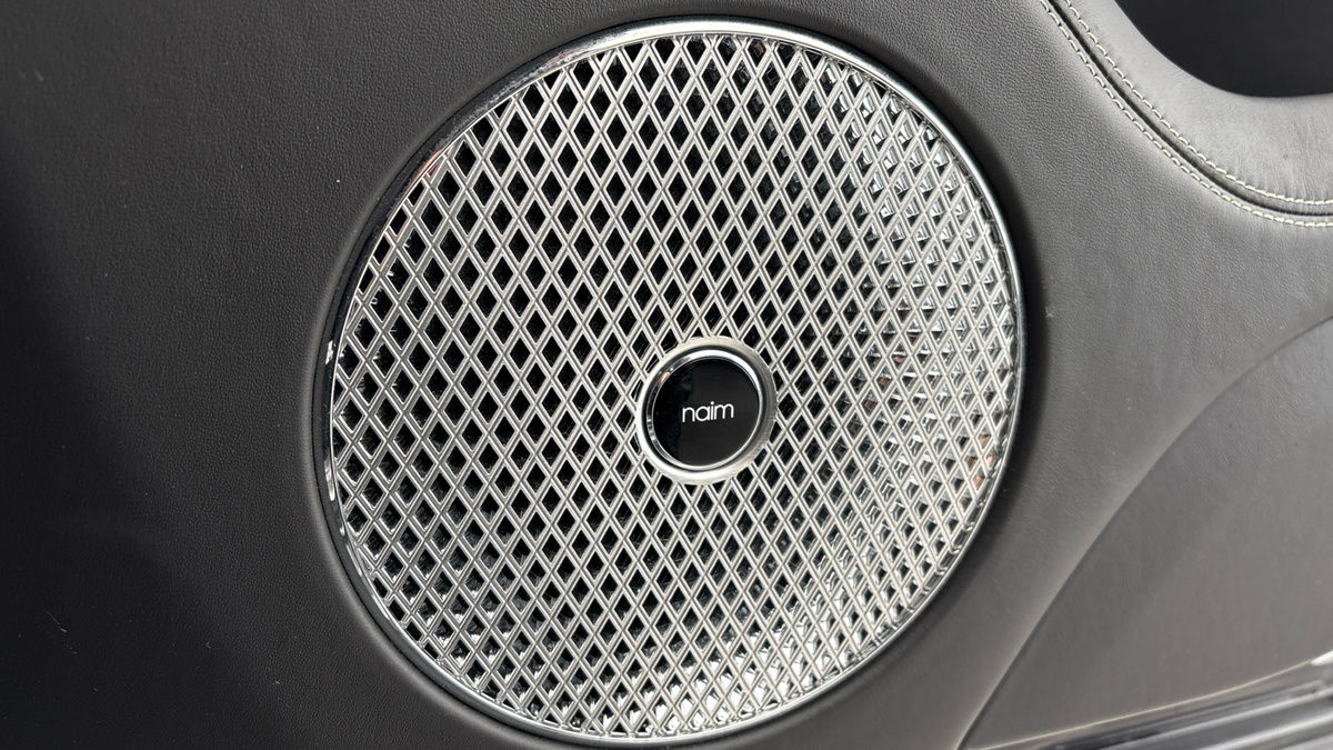 Bentley Bentayga Image 26