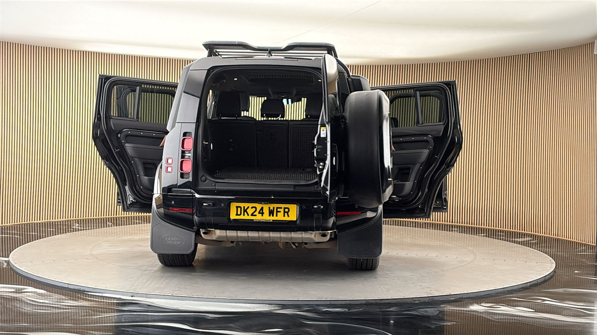 More views of Land Rover Defender 110