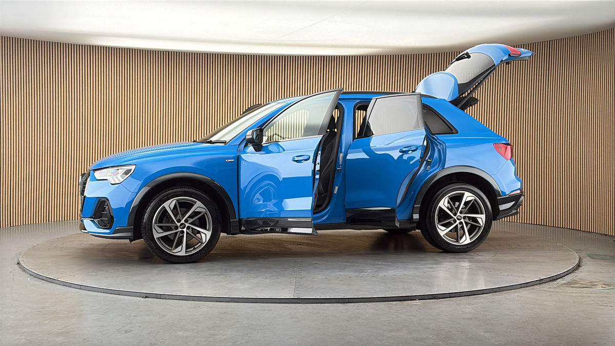 More views of Audi Q3