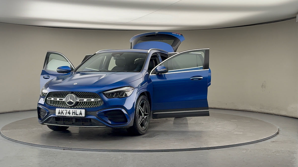 More views of Mercedes-Benz GLA