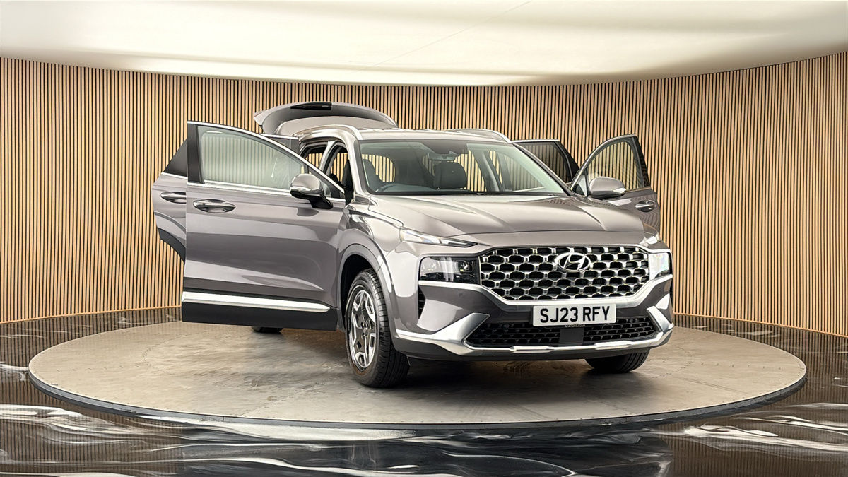 More views of Hyundai Santa Fe