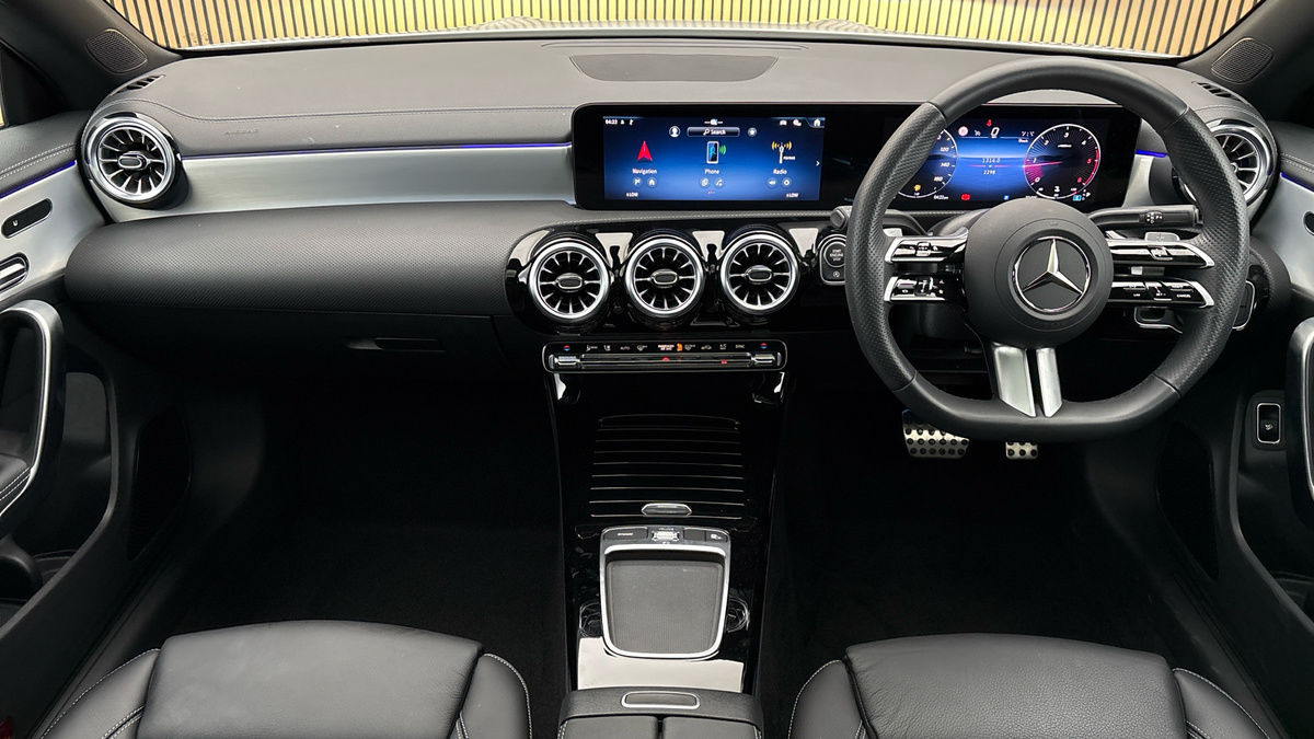 Mercedes-Benz CLA Image 12