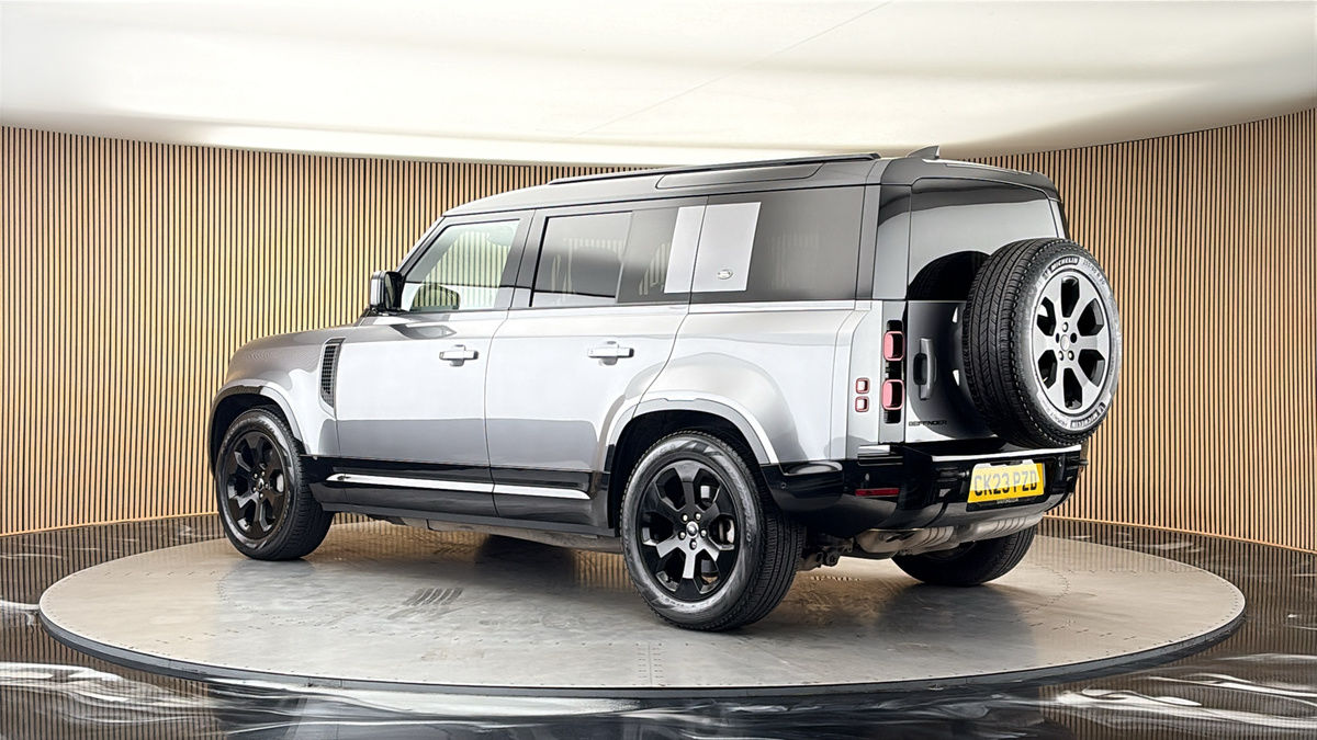 More views of Land Rover Defender 110