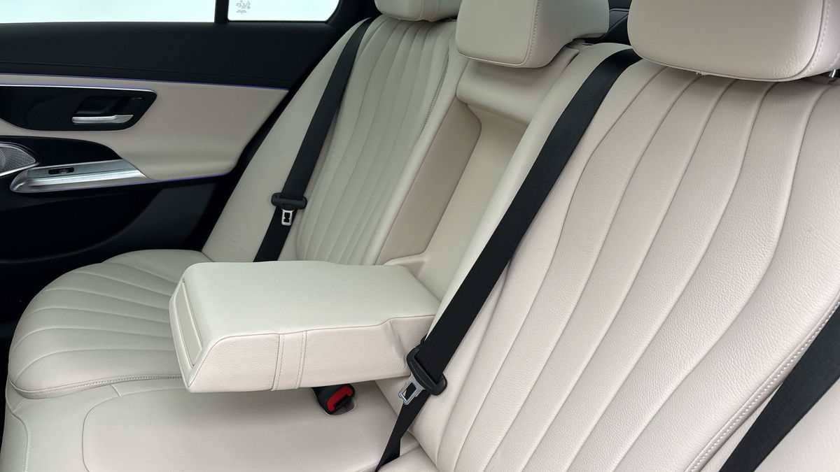 Mercedes-Benz E Class Image 9