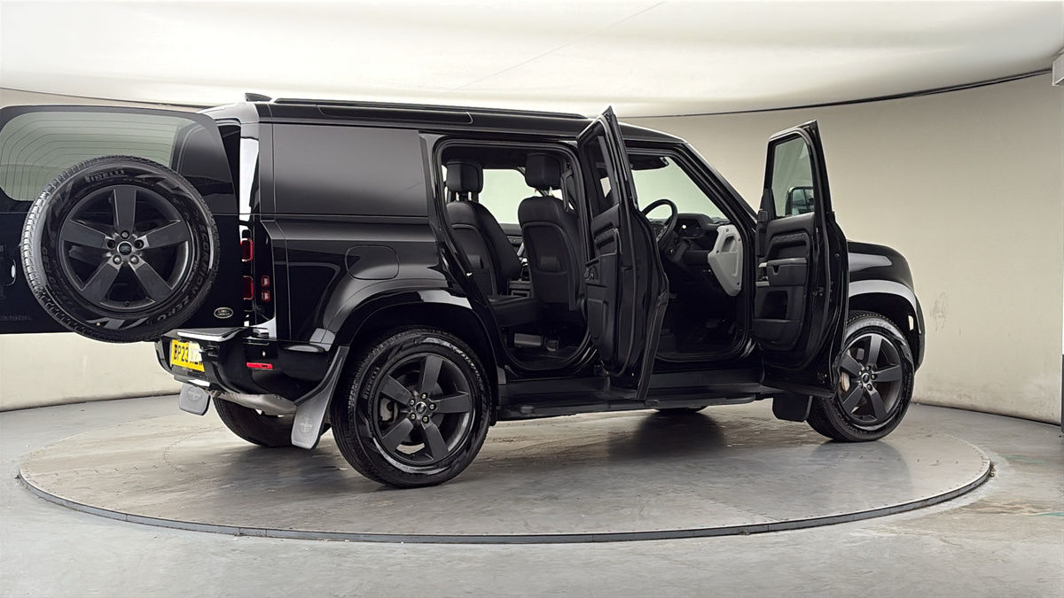 More views of Land Rover Defender 110