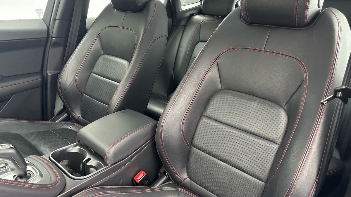 Jaguar E-PACE Image 7