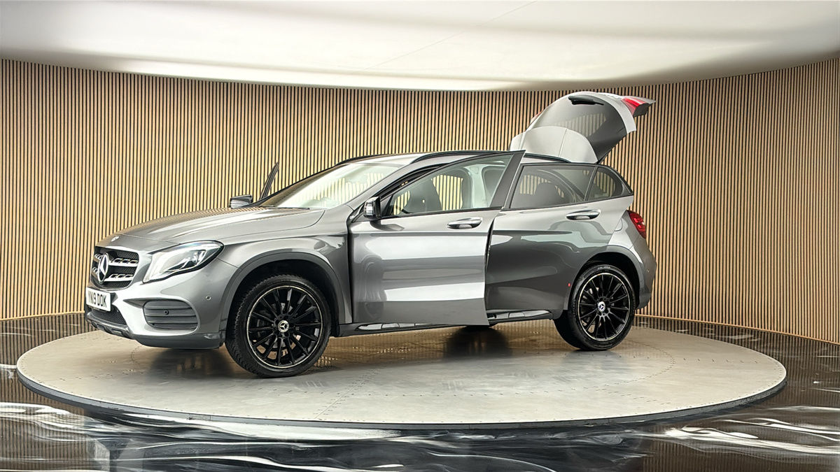 More views of Mercedes-Benz GLA