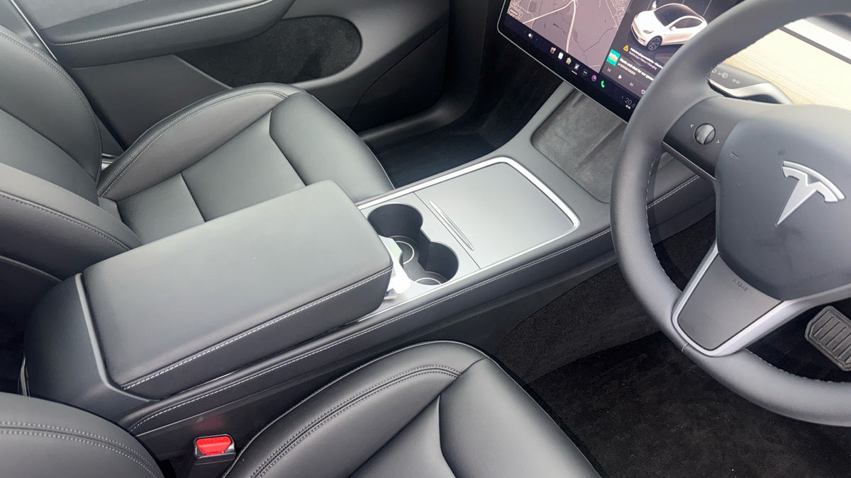 Tesla Model Y Image 18