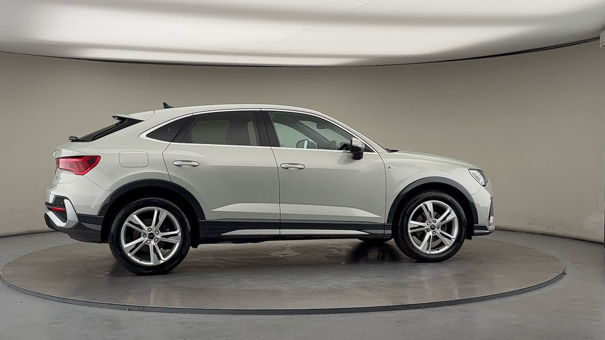 More views of Audi Q3