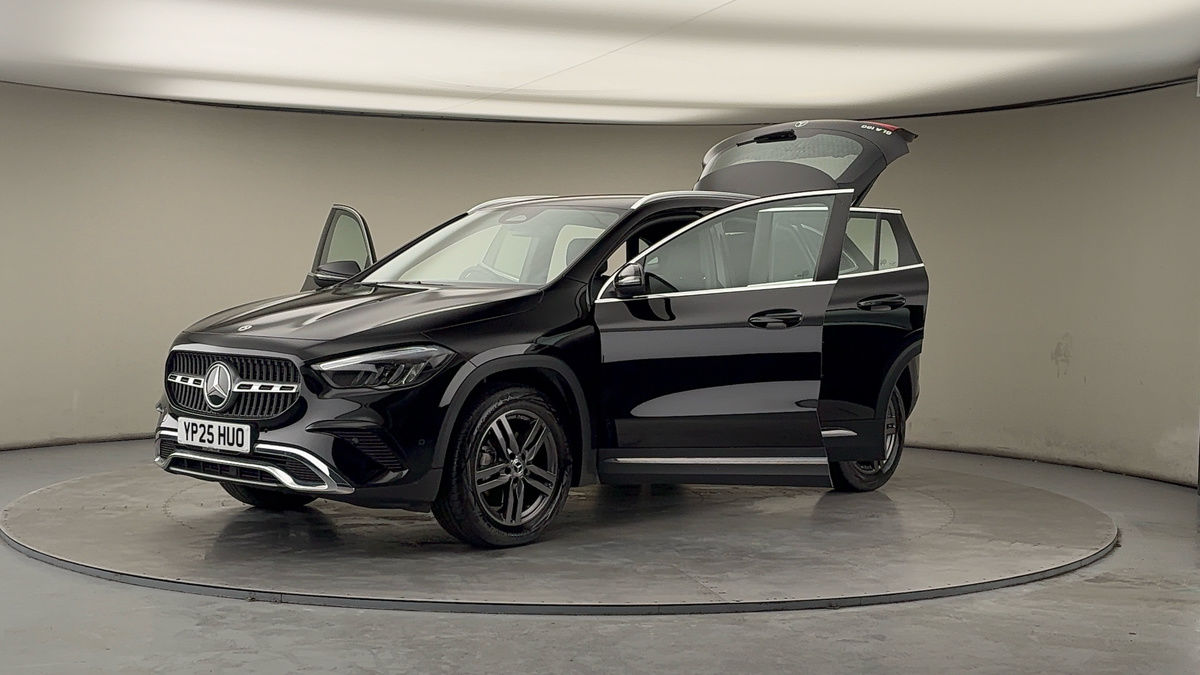 Mercedes-Benz GLA Image 22