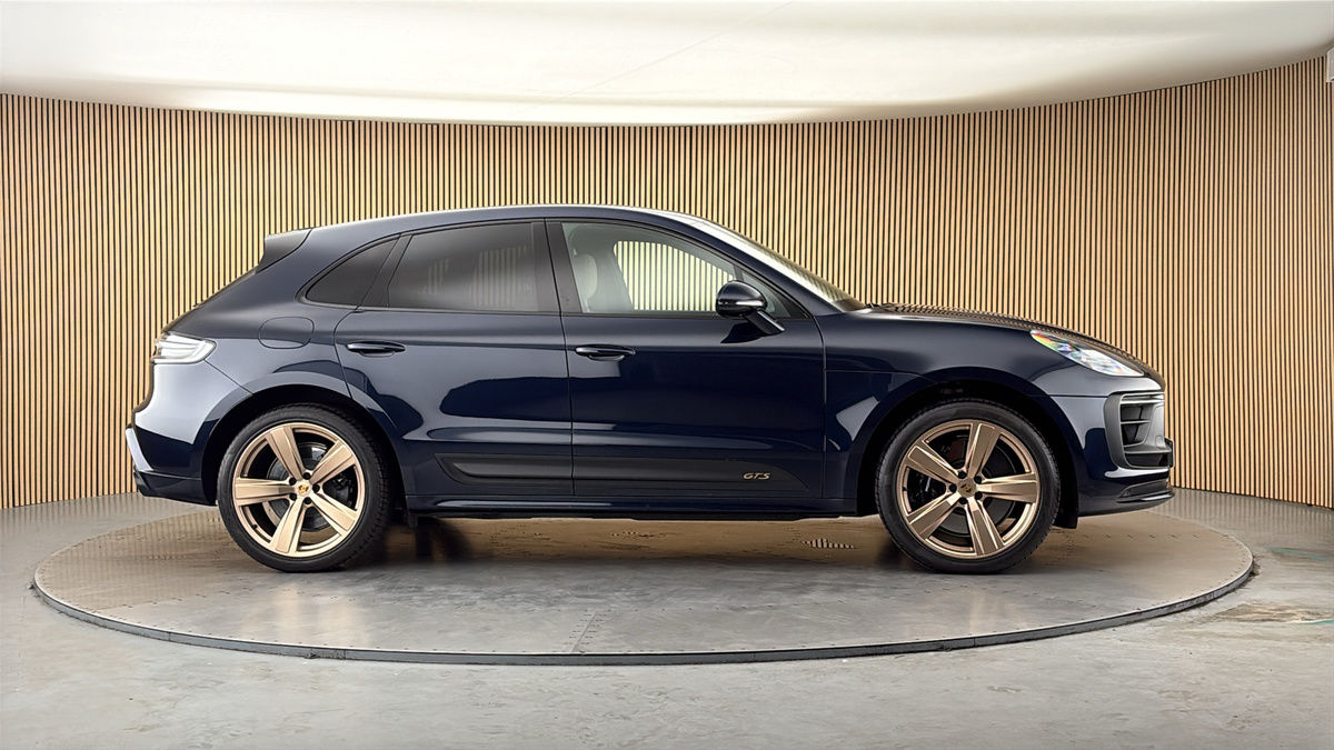 More views of Porsche Macan