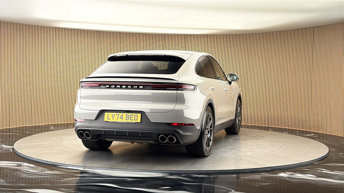 More views of Porsche Cayenne
