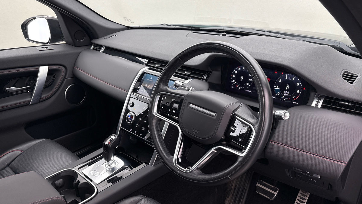 Land Rover Discovery Sport Image 5