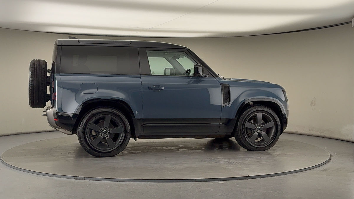 More views of Land Rover Defender 90