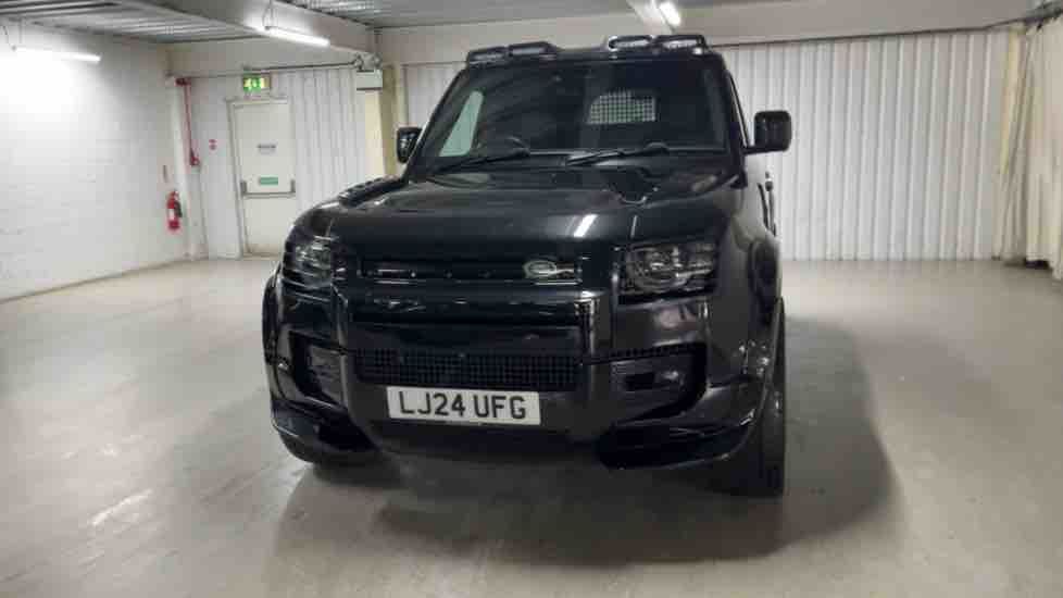 More views of Land Rover Defender 110