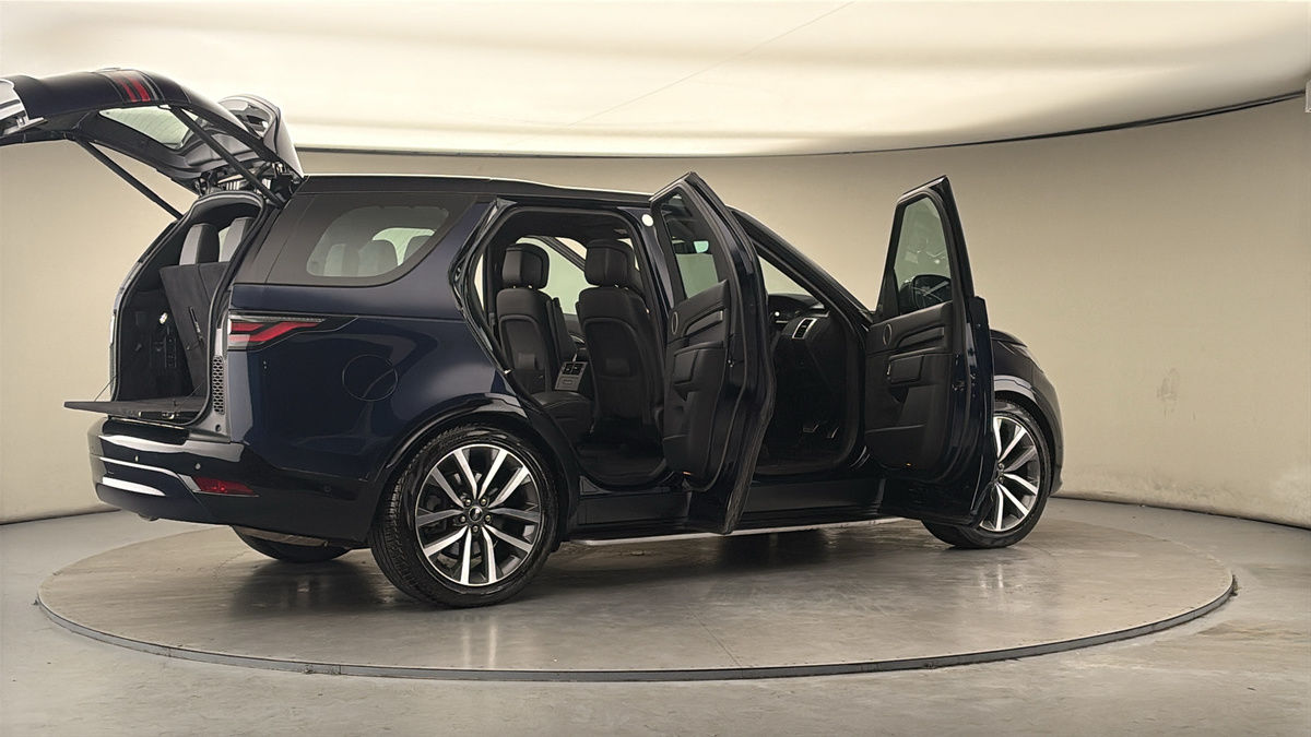 More views of Land Rover Discovery