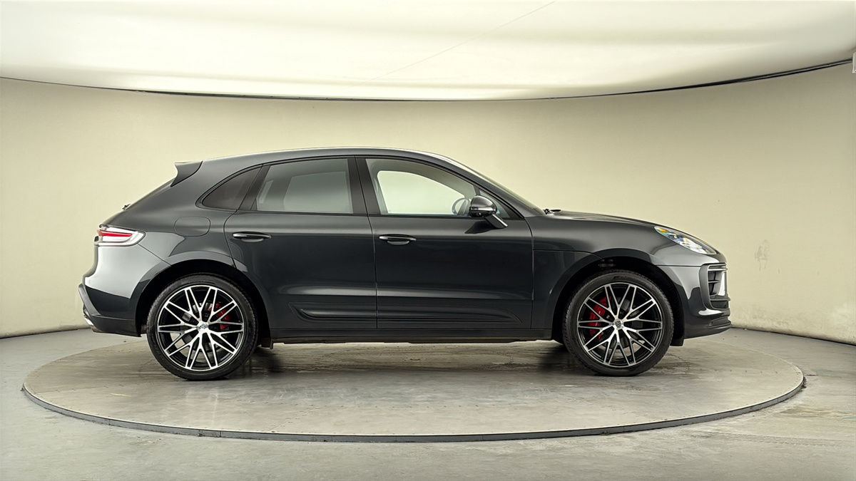 Porsche Macan Image 16