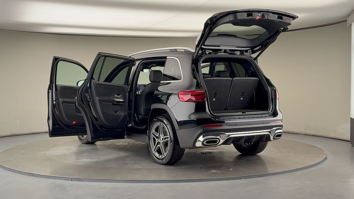 Mercedes-Benz GLB Image 23