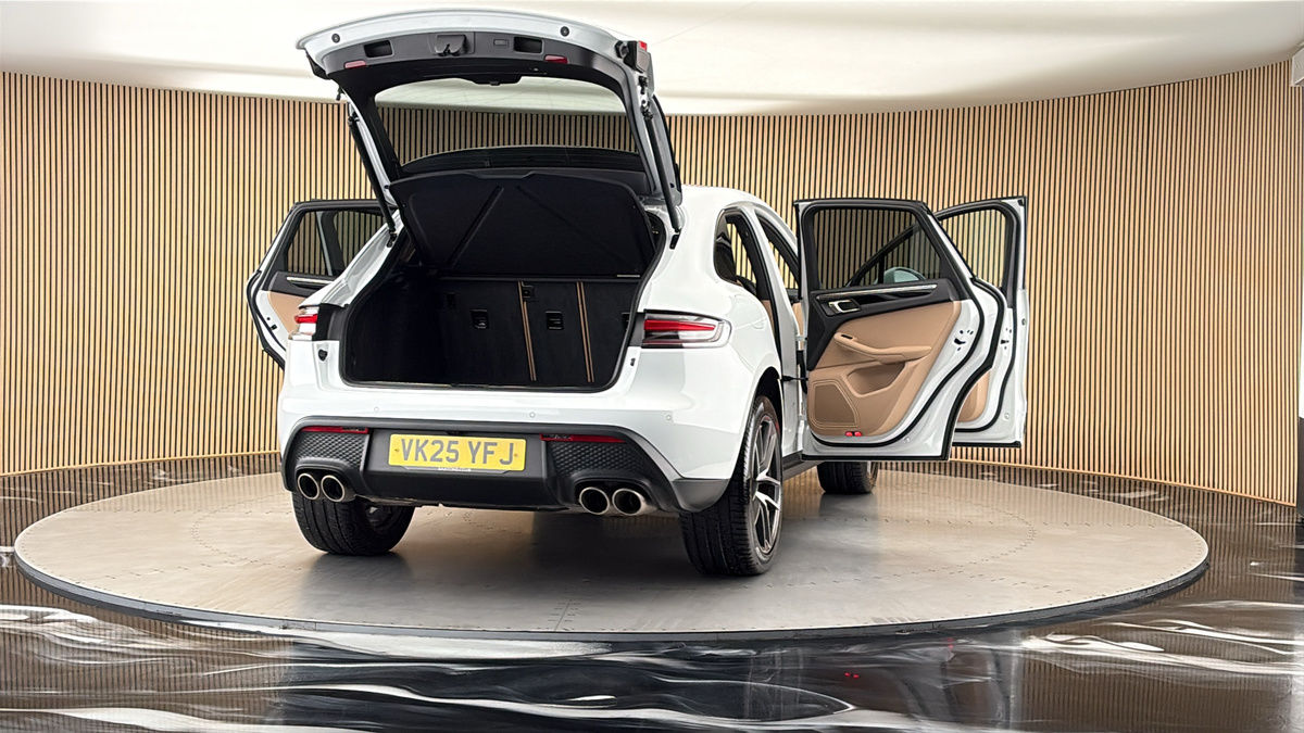 More views of Porsche Macan