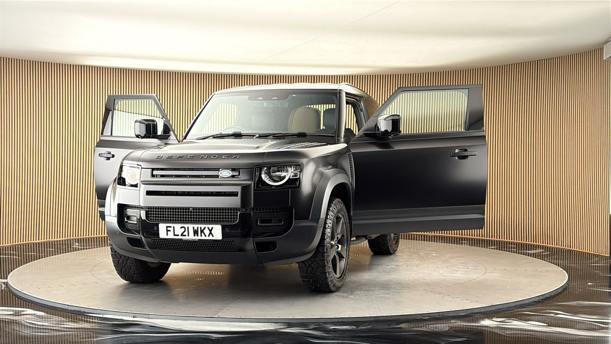 More views of Land Rover Defender 90