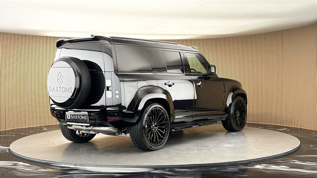 More views of Land Rover Defender 110