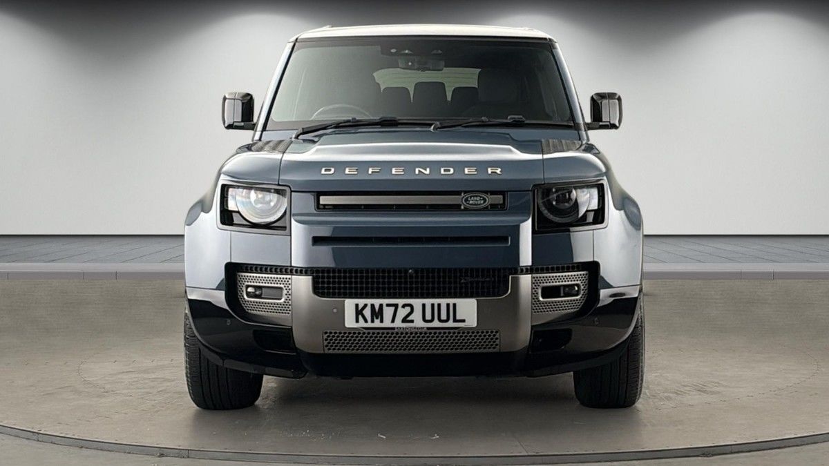Land Rover Defender 110 Image 3