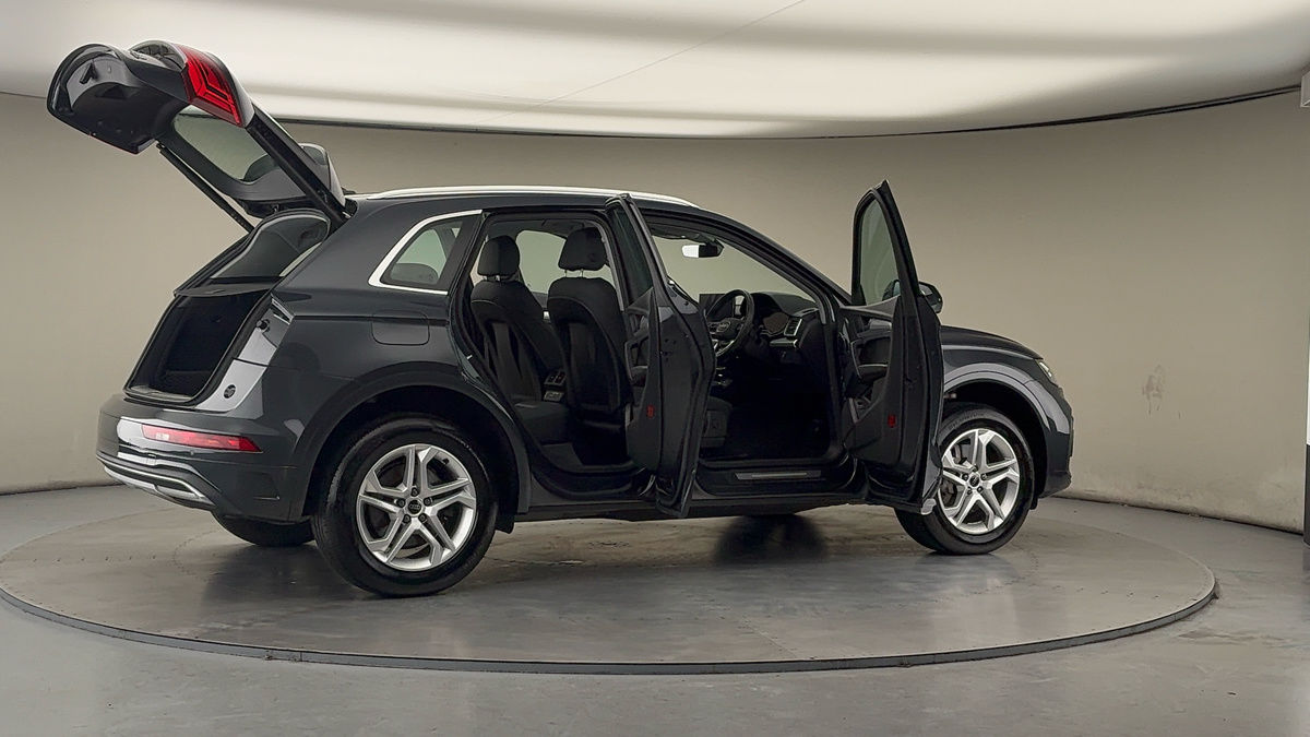 More views of Audi Q5