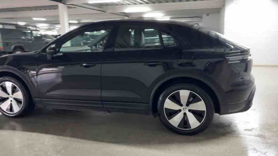More views of Porsche Macan