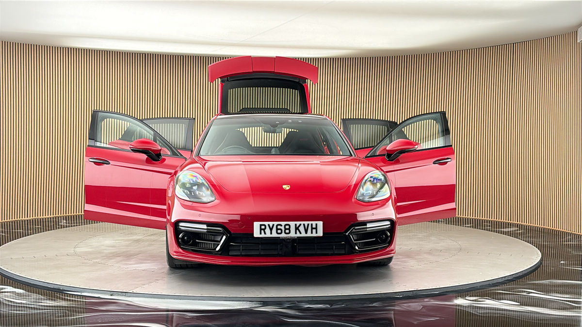 More views of Porsche Panamera