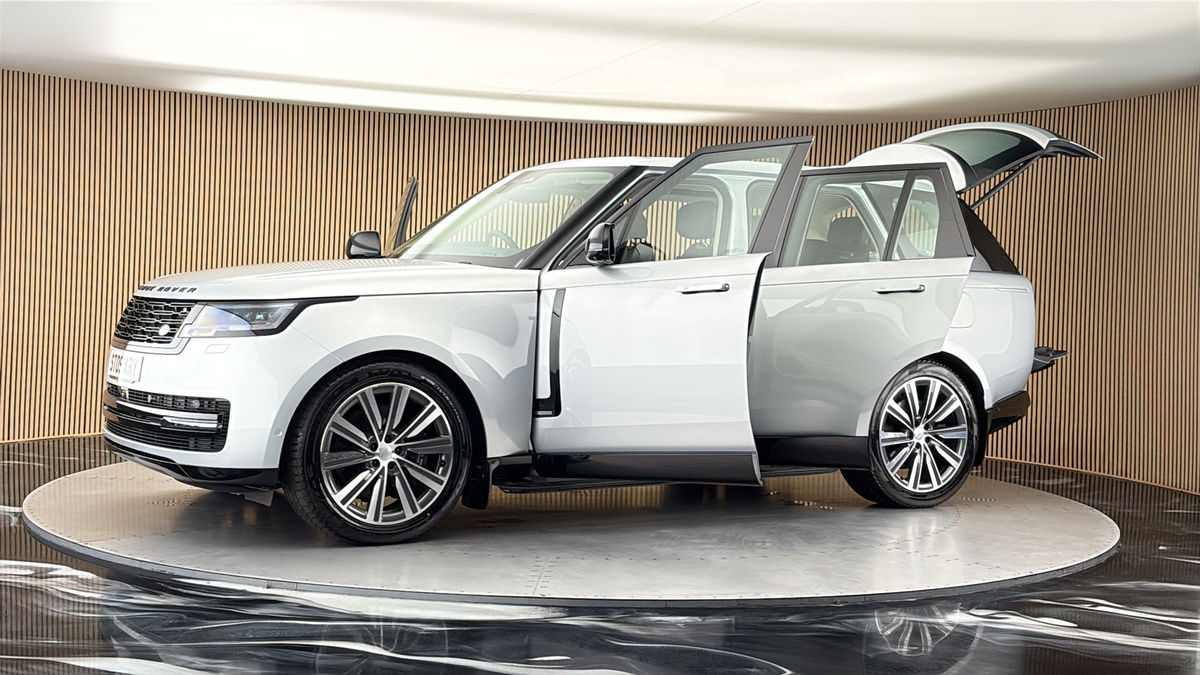 More views of Land Rover Range Rover