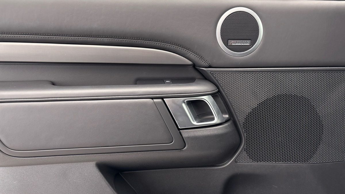 Land Rover Discovery Image 19