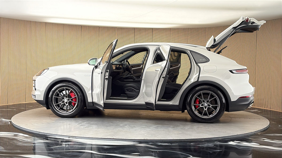 More views of Porsche Cayenne