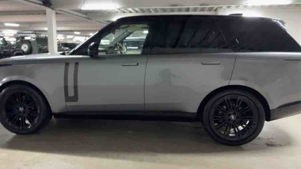 More views of Land Rover Range Rover