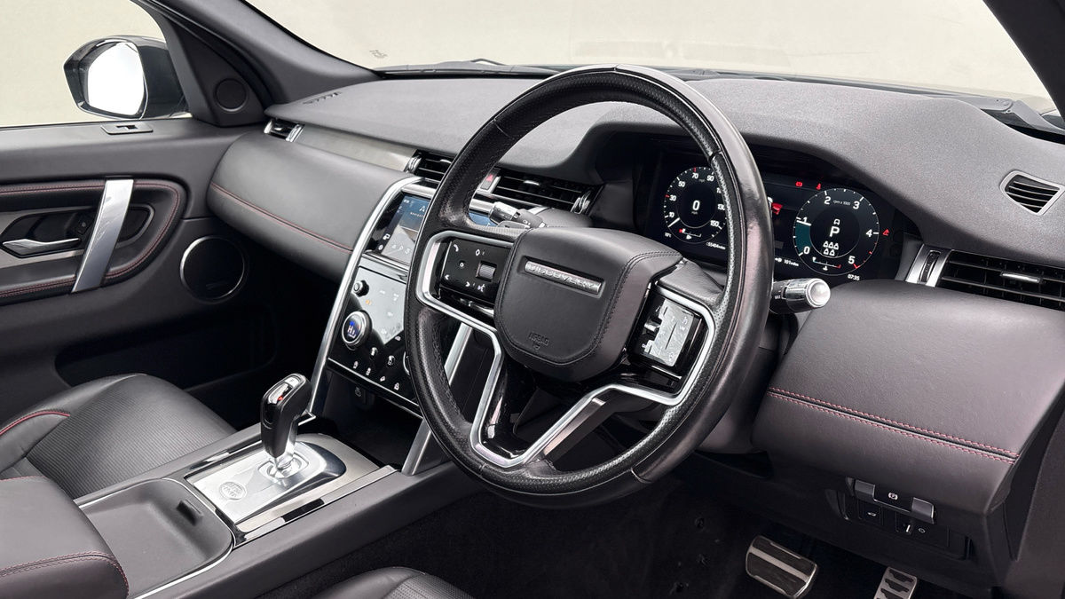 Land Rover Discovery Sport Image 5