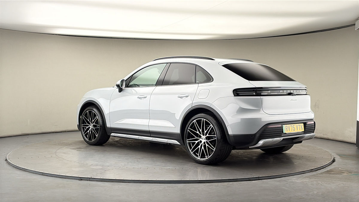 More views of Porsche Macan