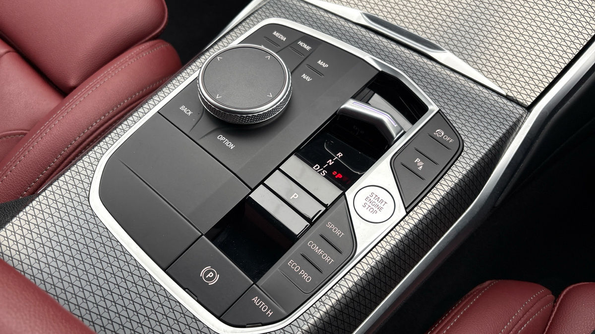 BMW 3 Series Image 6