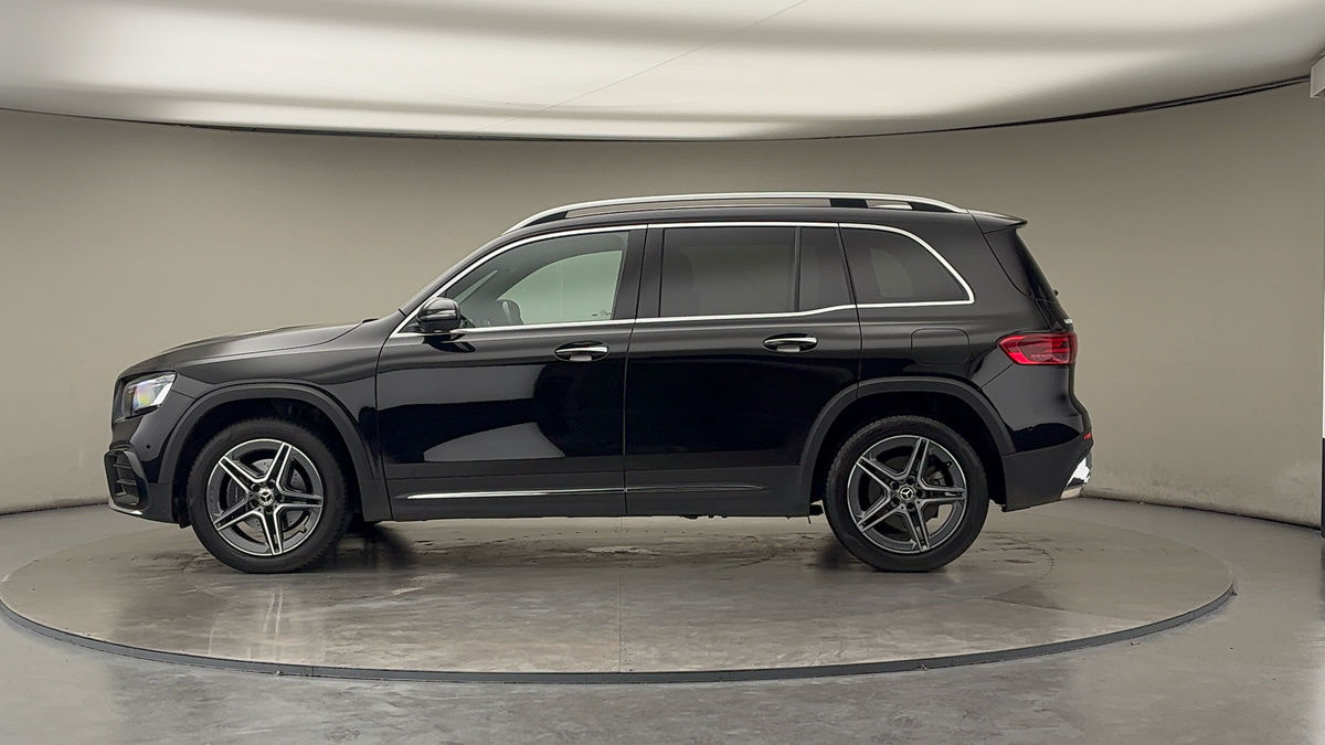 Mercedes-Benz GLB Image 15