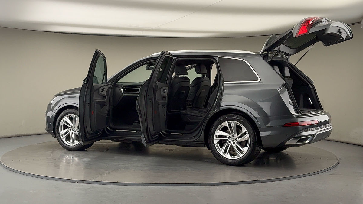 More views of Audi Q7