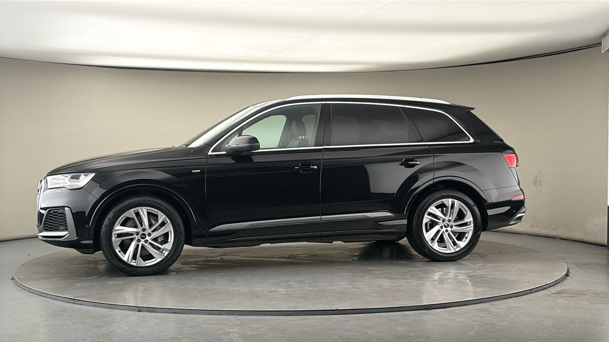 More views of Audi Q7
