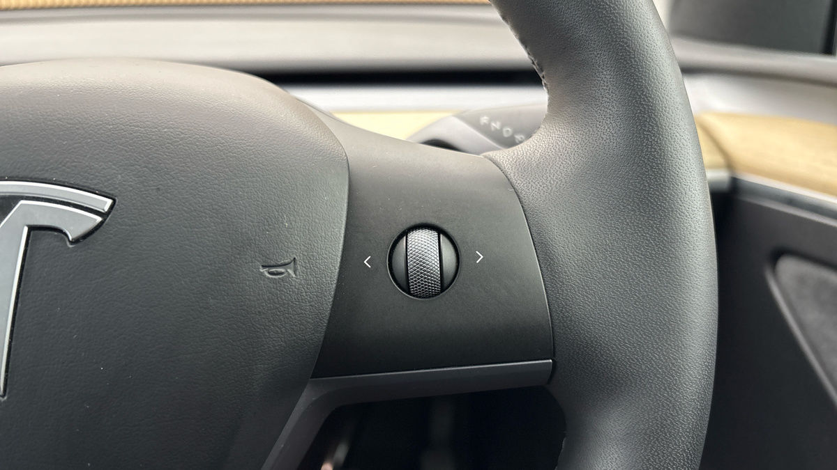 Tesla Model Y Image 14