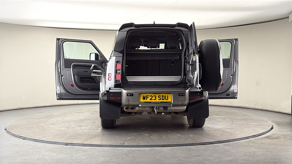 More views of Land Rover Defender 90