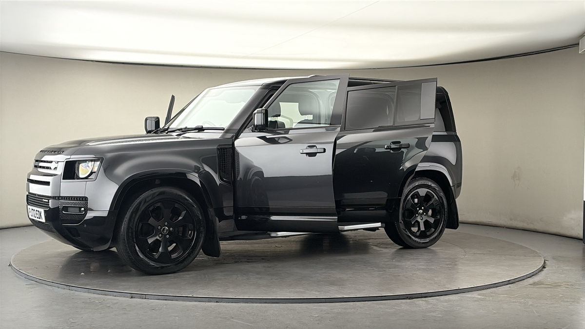 More views of Land Rover Defender 110