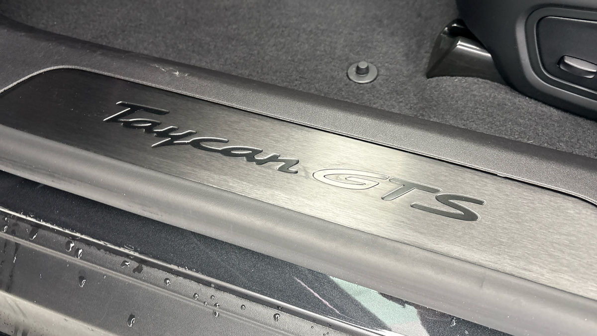 Porsche Taycan Image 27