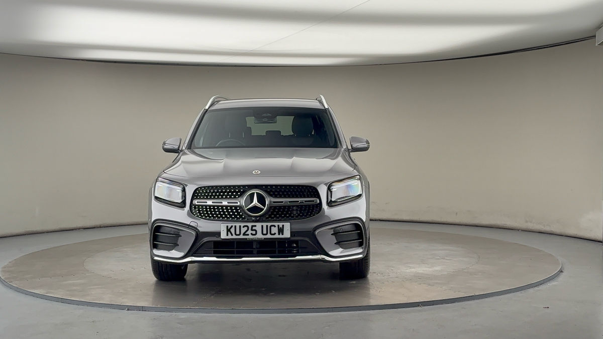 Mercedes-Benz GLB Image 3